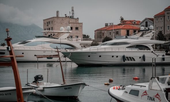 365 Days Boat Scene